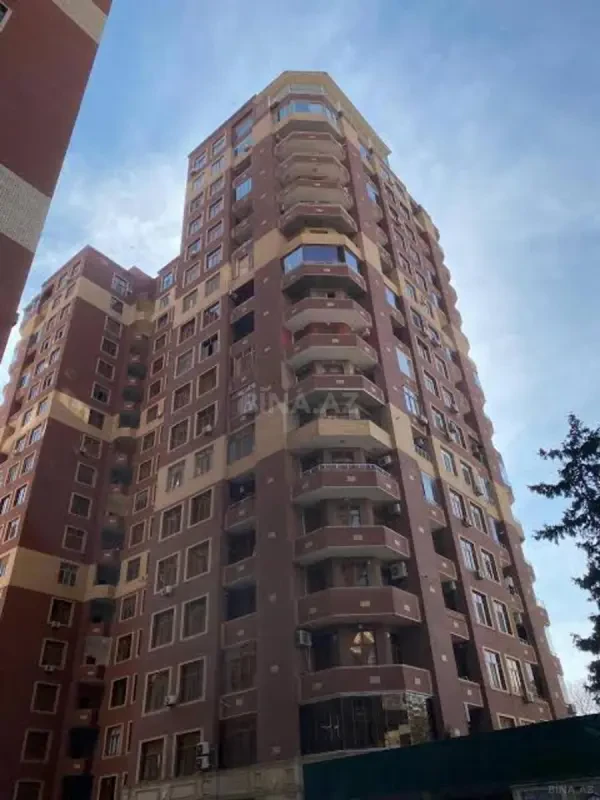 Satılır 3 otaqlı mənzil 178 m²