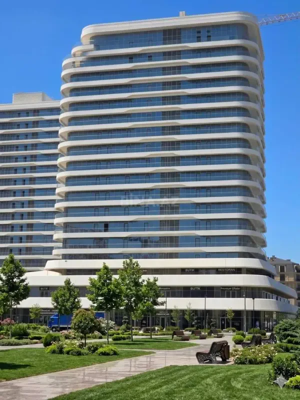 Satılır 3 otaqlı mənzil 177 m²