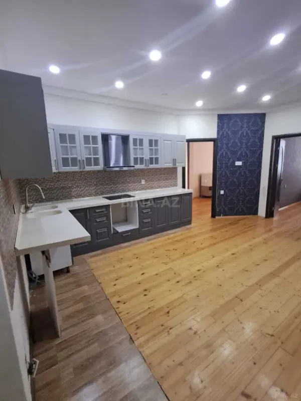 Kirayə verilir 2 otaqlı mənzil 100 m²