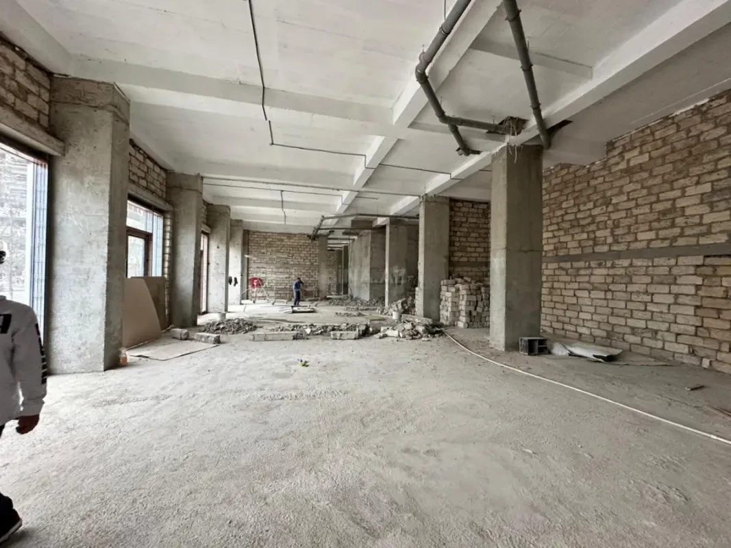 Kirayə verilir obyekt 390 m²