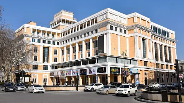 Kirayə verilir obyekt 260 m² — Bakı 260.00 m²