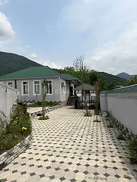 Kirayə verilir 3 otaqlı həyət evi 150 m² — Qəbələ 3 otaq 150.00 m²