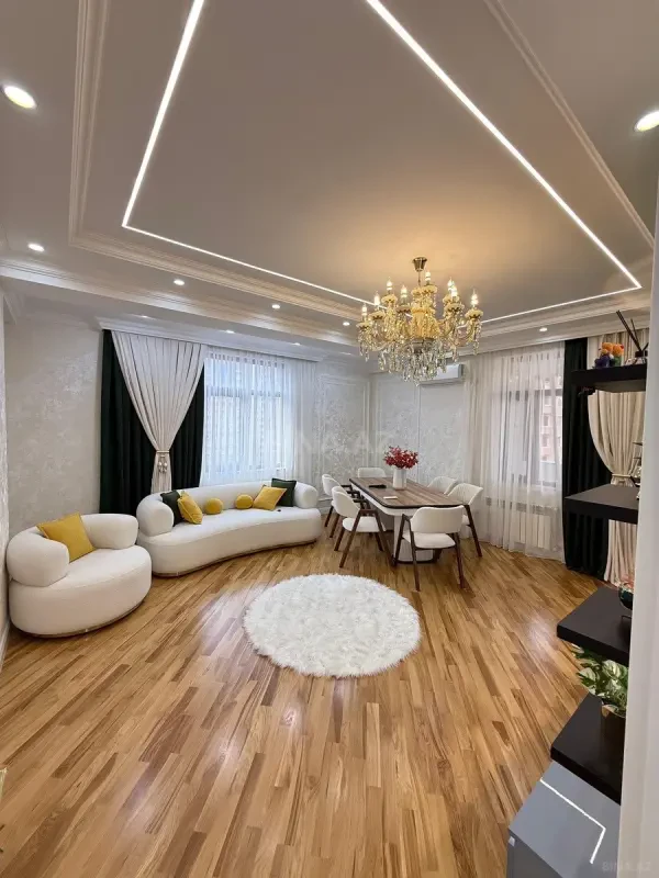 Satılır 4 otaqlı mənzil 167 m²