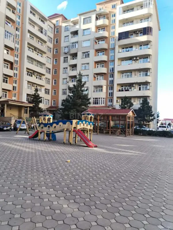 Kirayə verilir 3 otaqlı mənzil 117 m²