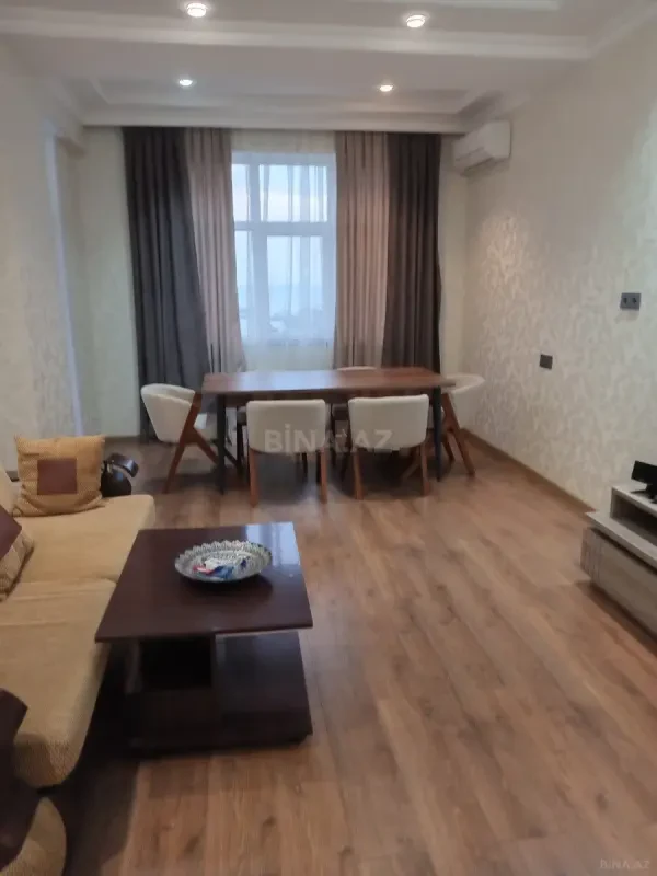 Kirayə verilir 2 otaqlı mənzil 75 m²