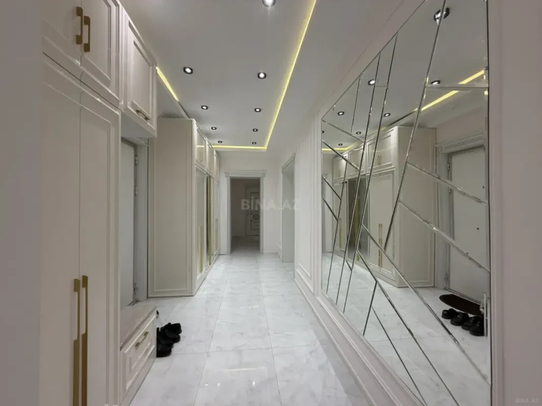 Kirayə verilir 4 otaqlı mənzil 160 m²