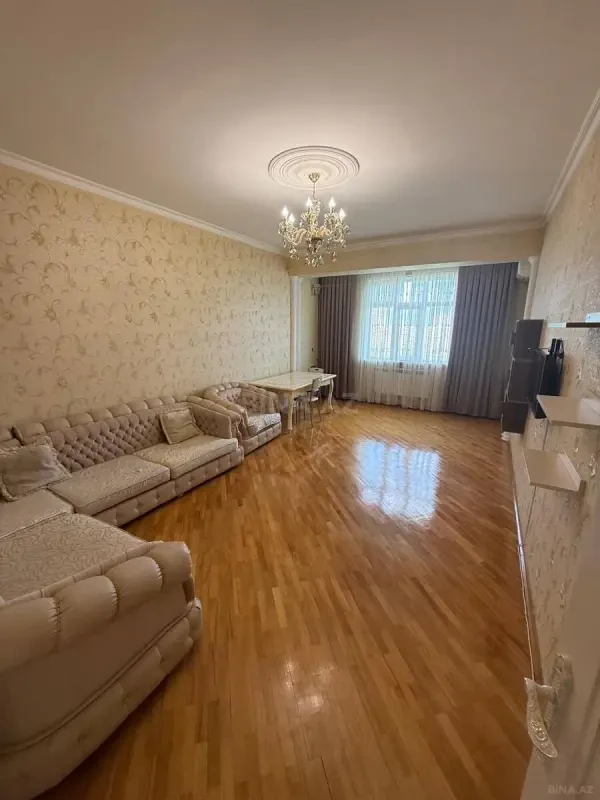Kirayə verilir 2 otaqlı mənzil 72 m²