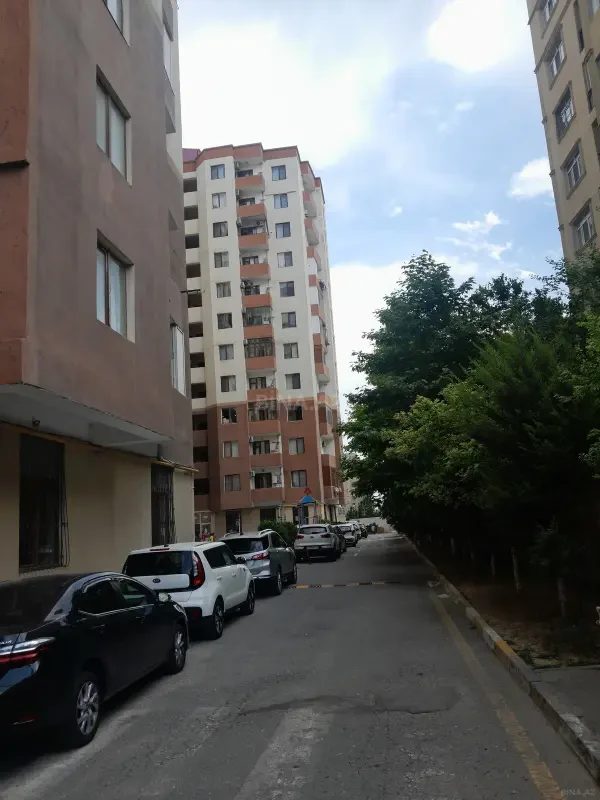 Satılır 2 otaqlı mənzil 83 m²