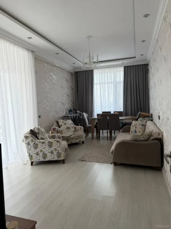 Kirayə verilir 2 otaqlı mənzil 87 m²