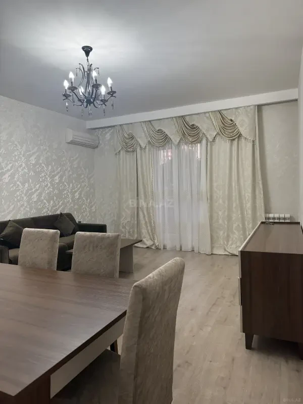 Kirayə verilir 2 otaqlı mənzil 80 m²