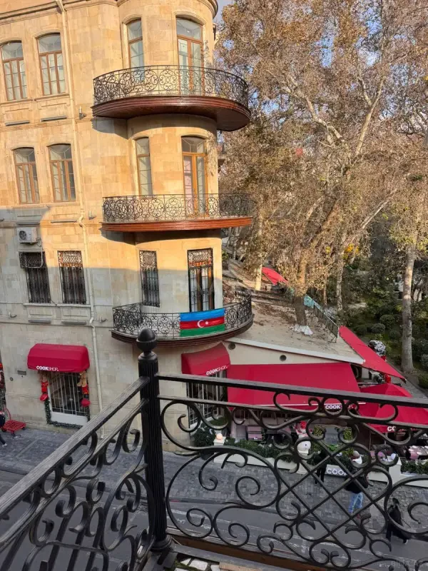 Kirayə verilir 2 otaqlı ofis 60 m²