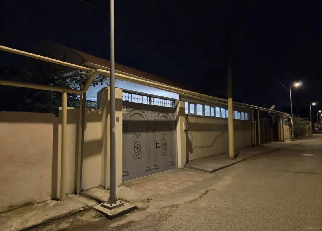 Satılır 5 otaqlı həyət evi 140 m²