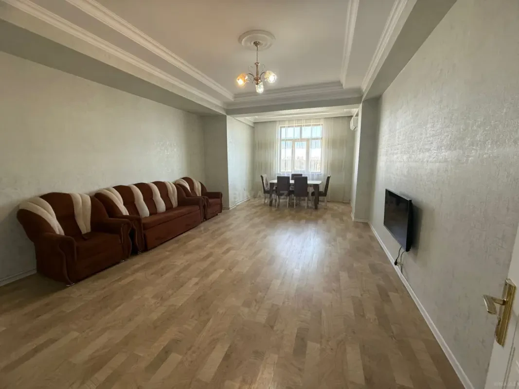 Kirayə verilir 2 otaqlı mənzil 79 m²