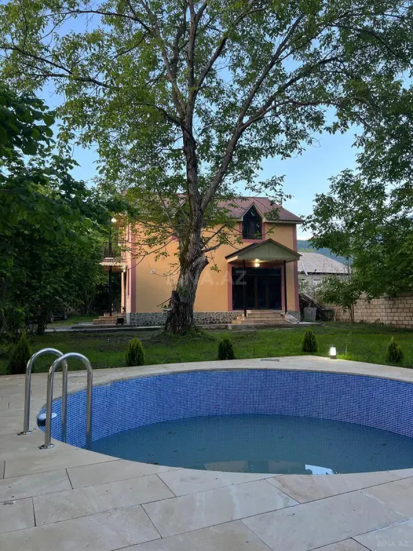 Kirayə verilir 4 otaqlı həyət evi 200 m²
