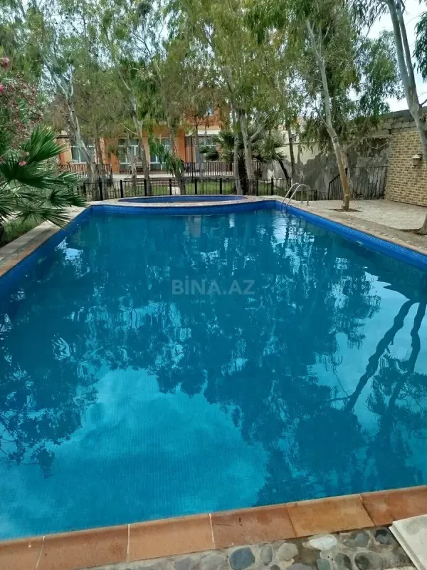 Kirayə verilir 6 otaqlı həyət evi 197 m²