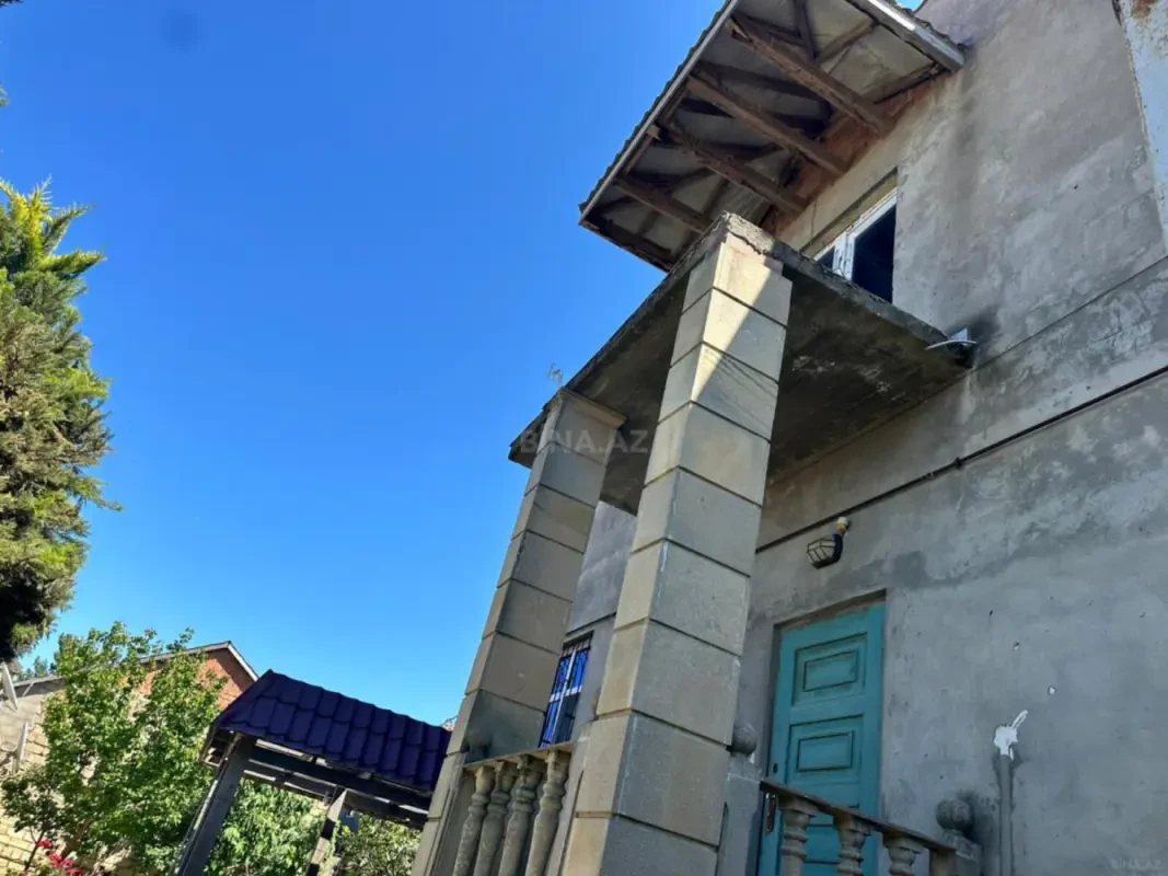 Satılır 7 otaqlı həyət evi 200 m²