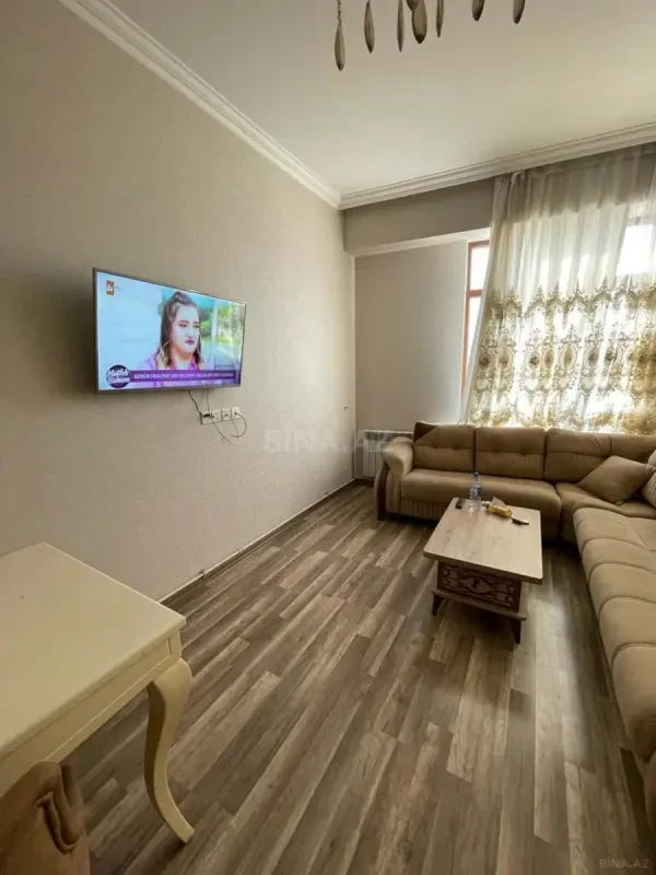 Kirayə verilir 2 otaqlı mənzil 90 m²