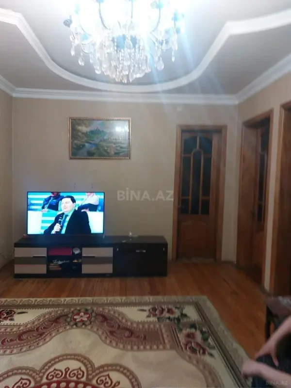 Satılır 4 otaqlı həyət evi 200 m²