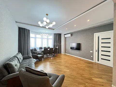 Kirayə verilir 3 otaqlı mənzil 135 m² — Bakı, Nizami 3 otaq 135.00 m²