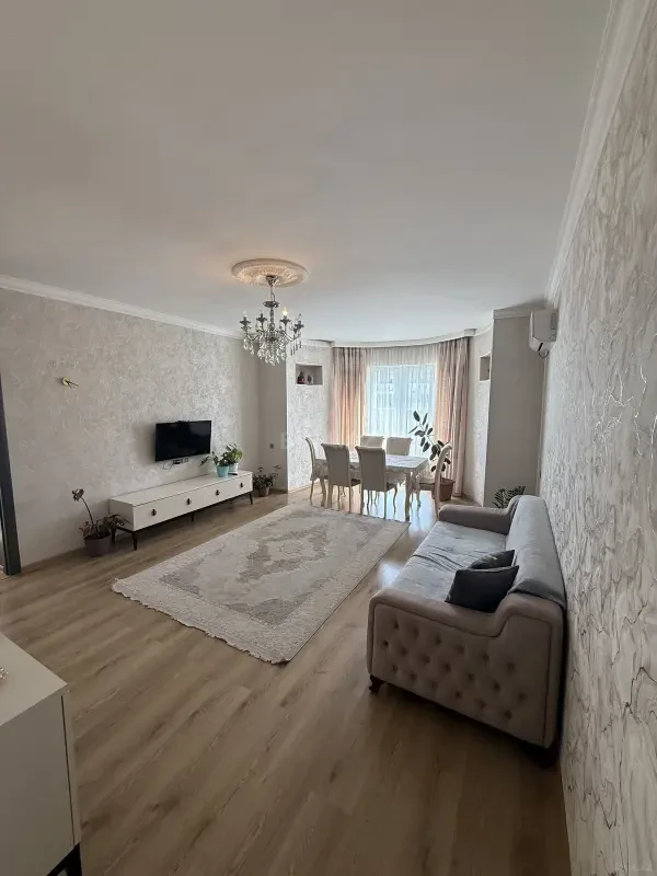 Satılır 2 otaqlı mənzil 65 m²