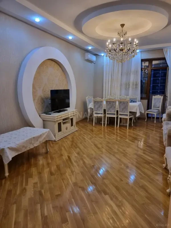 Kirayə verilir 3 otaqlı mənzil 135 m²
