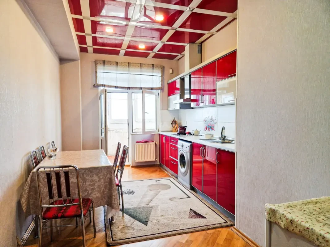 Satılır 2 otaqlı mənzil 95 m²