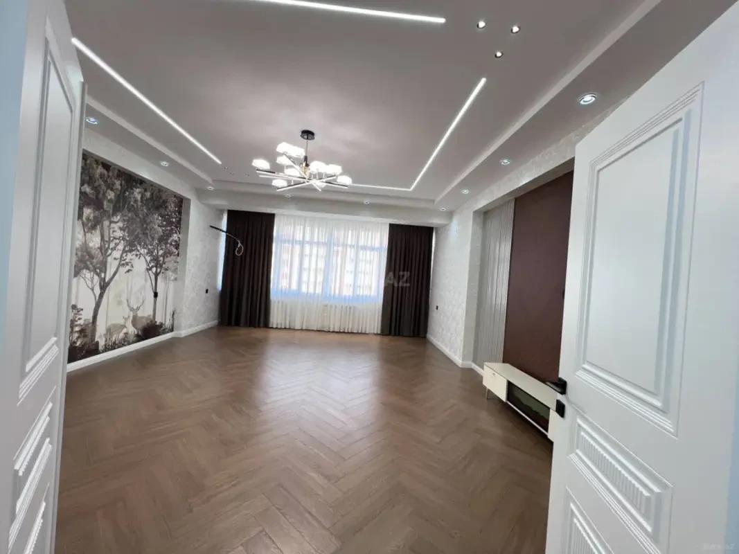 Satılır 4 otaqlı mənzil 152 m²