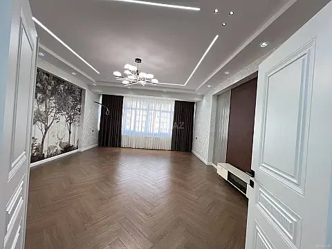 Satılır 4 otaqlı mənzil 152 m² — Bakı 4 otaq 152.00 m²