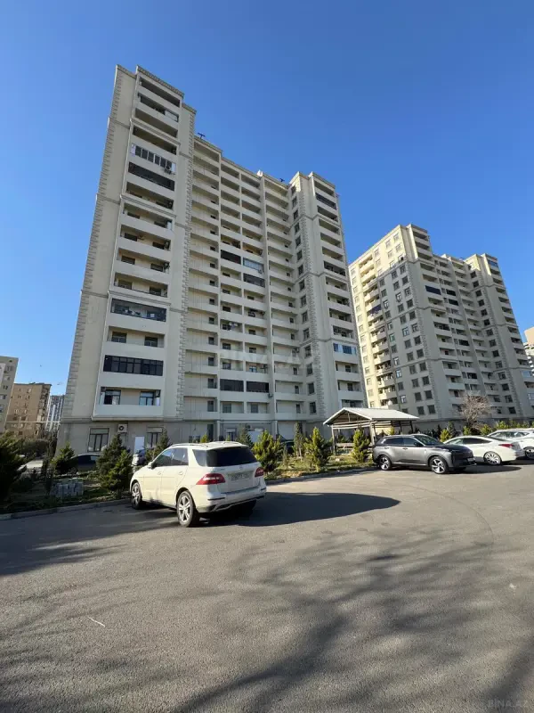 Satılır 3 otaqlı mənzil 130 m²