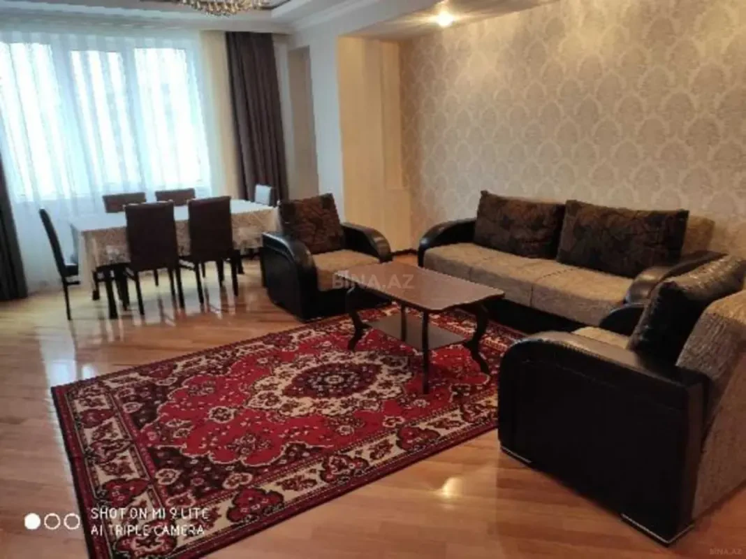 Kirayə verilir 3 otaqlı mənzil 130 m²