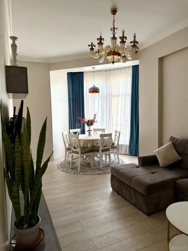 Kirayə verilir 3 otaqlı mənzil 113 m²
