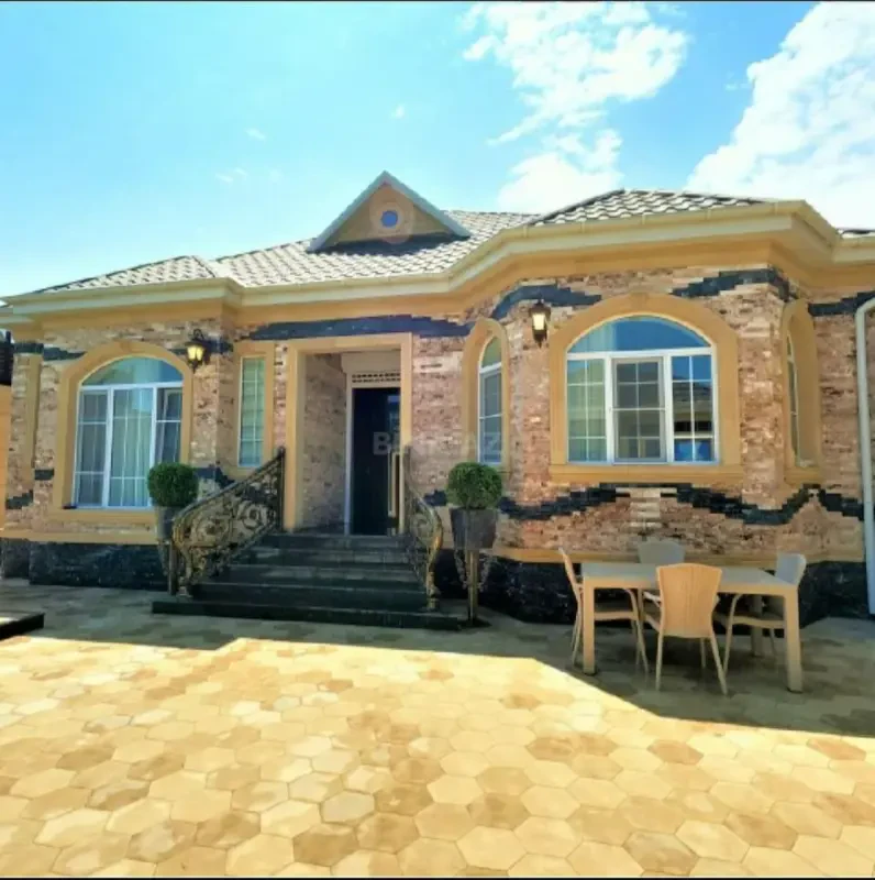 Satılır 4 otaqlı həyət evi 160 m²