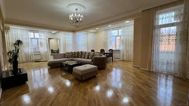Kirayə verilir 3 otaqlı mənzil 178 m² — Bakı 3 otaq 178.00 m²