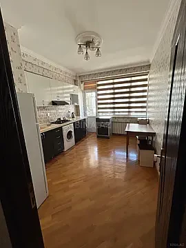 Satılır 3 otaqlı mənzil 102 m² — Bakı 3 otaq 102.00 m²