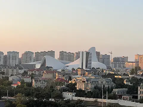 Kirayə verilir 3 otaqlı mənzil 100 m² — Bakı, Xətai 3 otaq 100.00 m²