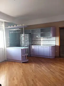 Kirayə verilir 3 otaqlı mənzil 121 m² — Bakı, Həzi Aslanov qəs. 3 otaq 121.00 m²