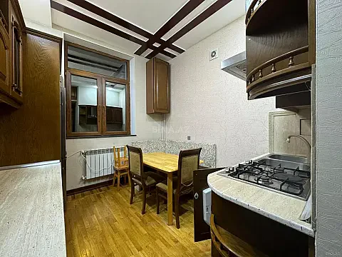 Kirayə verilir 3 otaqlı mənzil 80 m² — Bakı, Nərimanov 3 otaq 80.00 m²