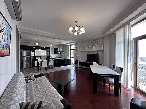 Kirayə verilir 4 otaqlı mənzil 145 m² — Bakı 4 otaq 145.00 m²