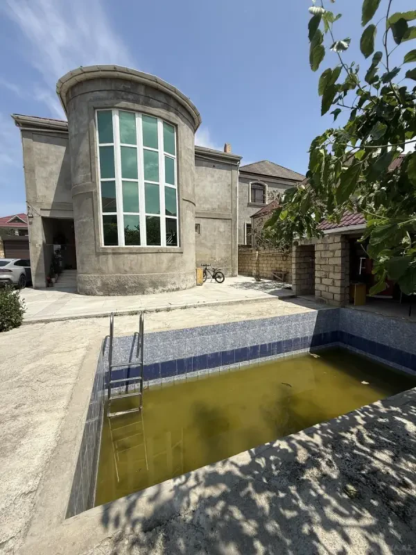 Satılır 7 otaqlı həyət evi 273 m²