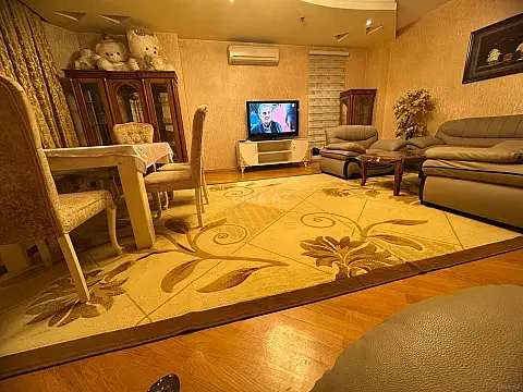 Kirayə verilir 3 otaqlı mənzil 140 m² — Bakı, Nizami 3 otaq 140.00 m²