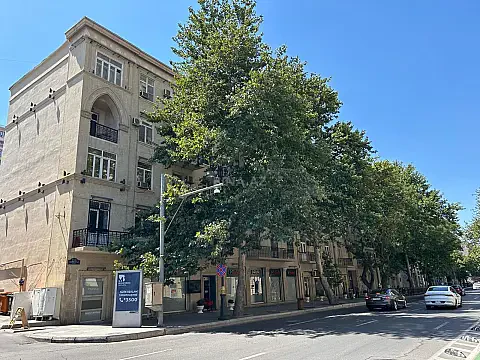 Kirayə verilir 4 otaqlı mənzil 100 m² — Bakı 4 otaq 100.00 m²