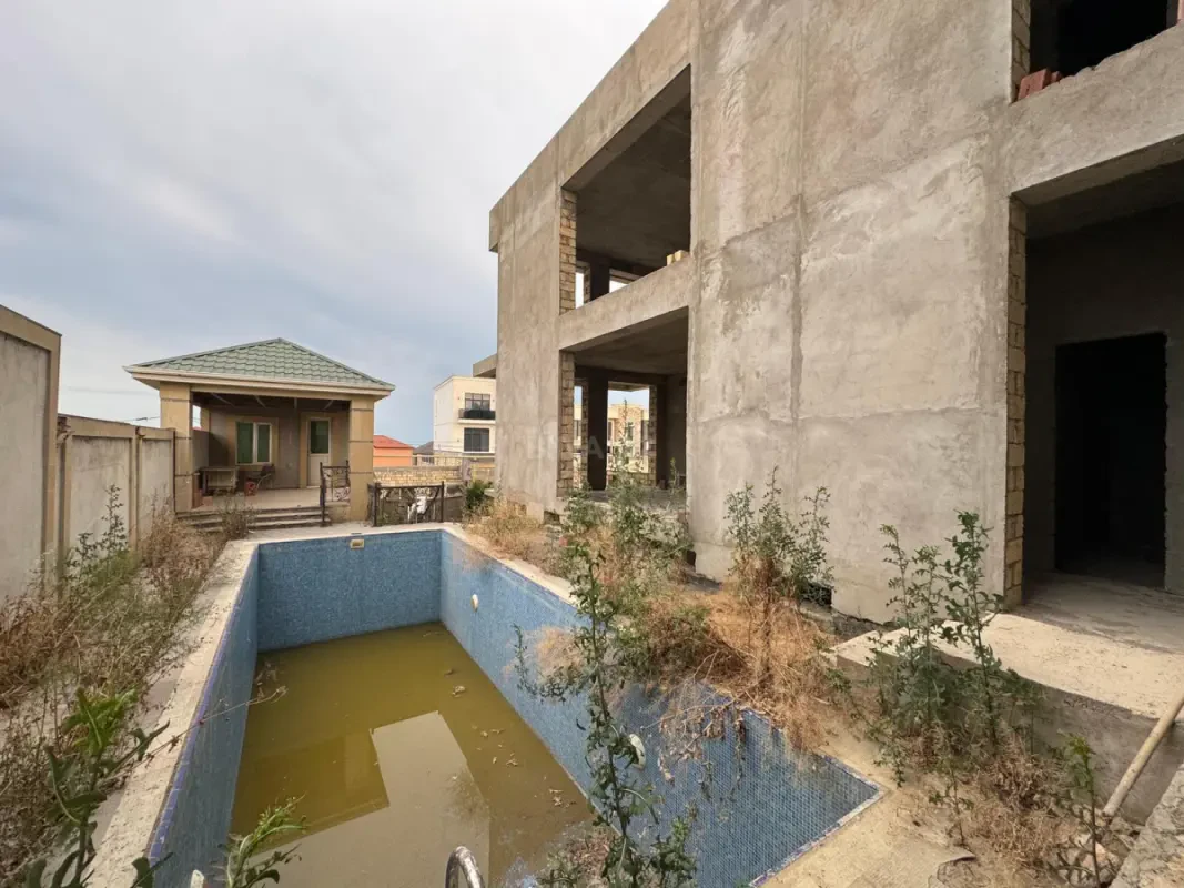 Satılır 7 otaqlı həyət evi 420 m²