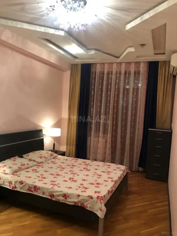 Kirayə verilir 3 otaqlı mənzil 115 m²