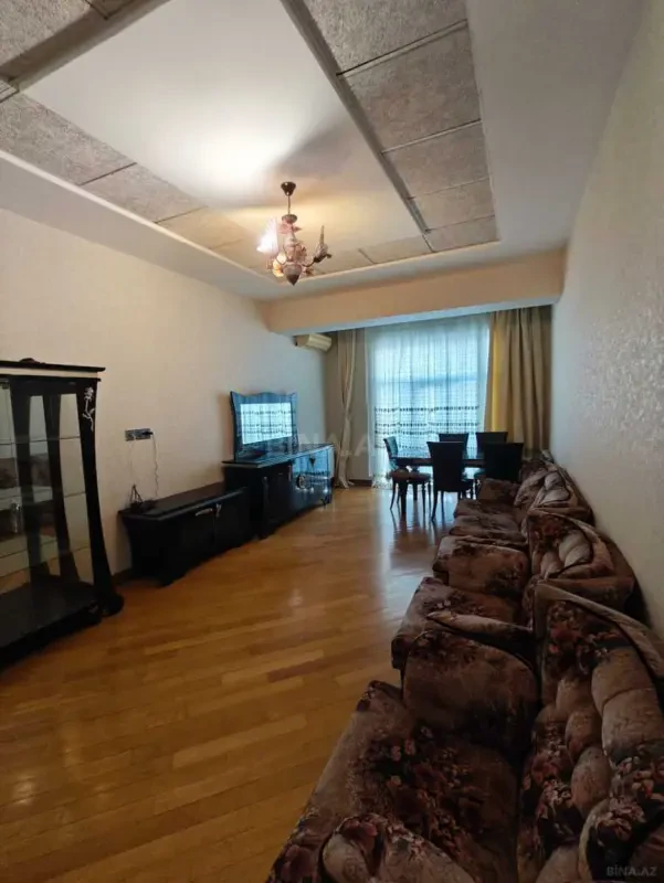 Kirayə verilir 2 otaqlı mənzil 95 m²