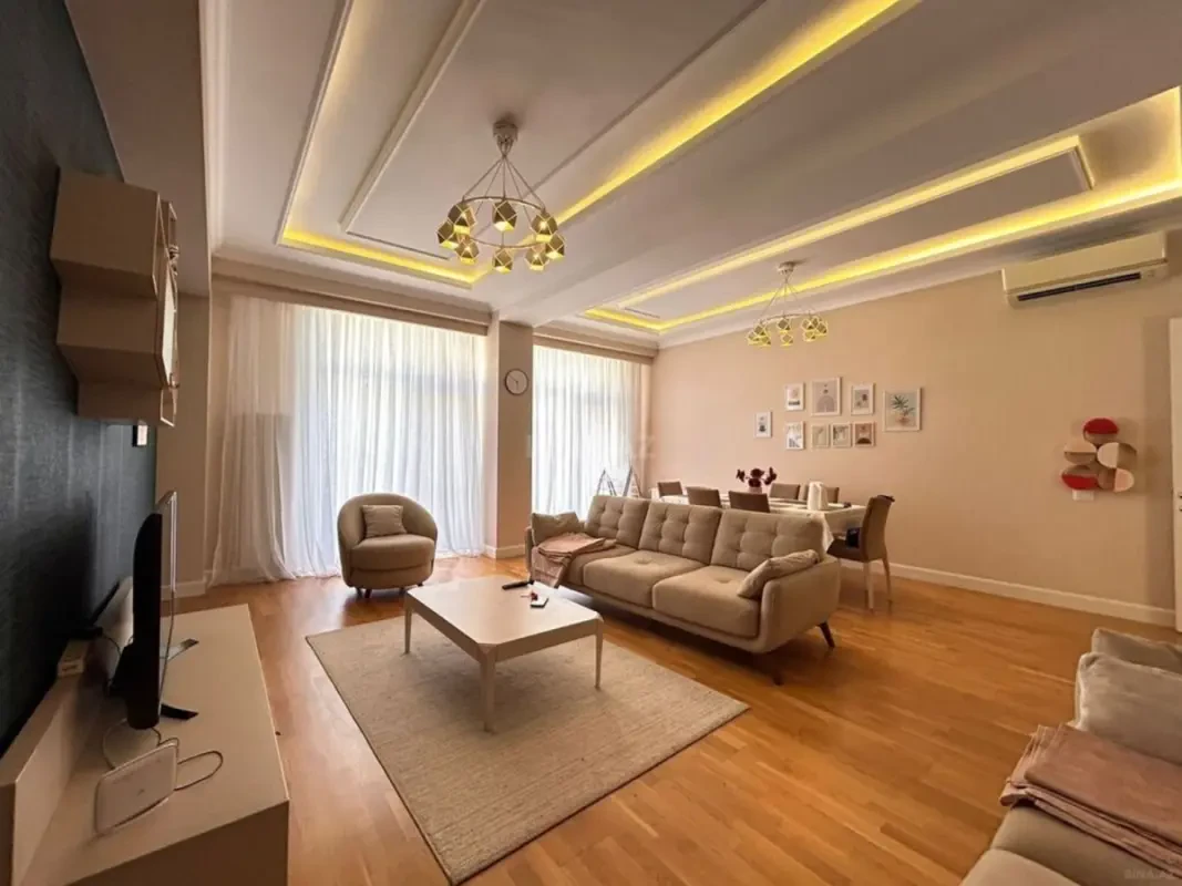 Kirayə verilir 3 otaqlı mənzil 140 m²