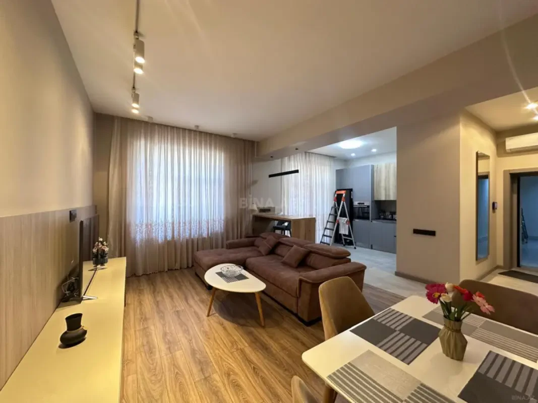 Kirayə verilir 2 otaqlı mənzil 85 m²