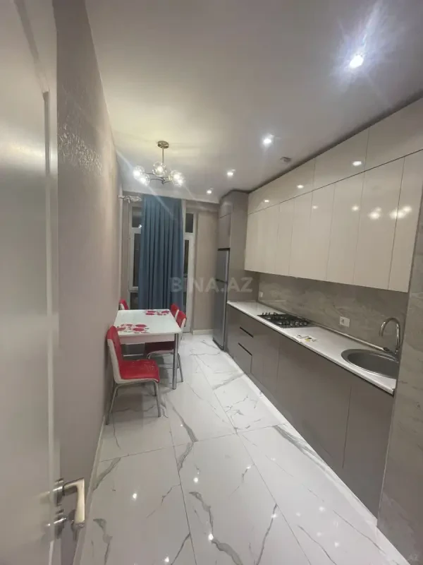Kirayə verilir 2 otaqlı mənzil 90 m²