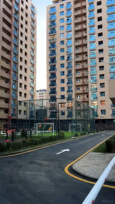 Satılır 4 otaqlı mənzil 148 m²