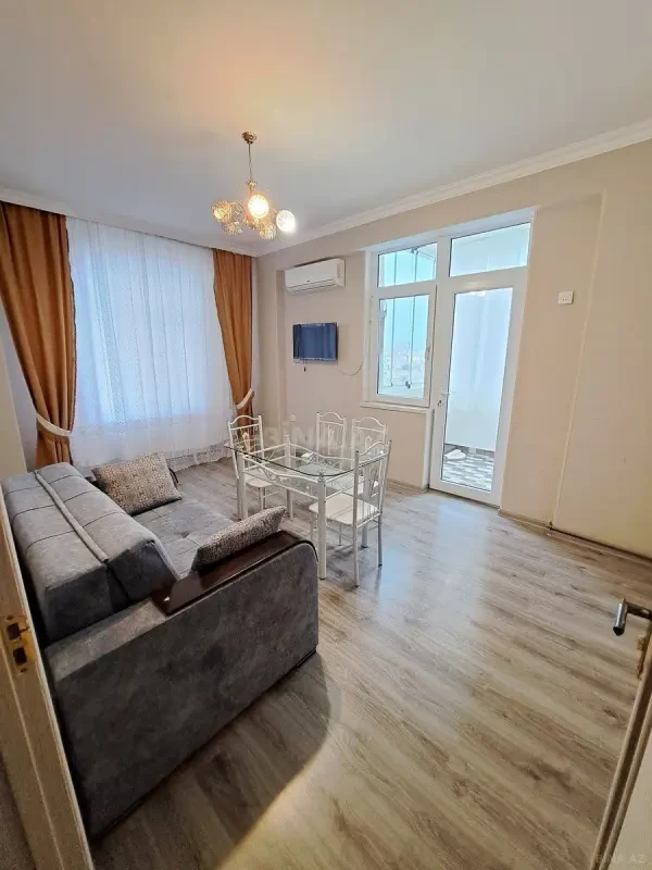 Kirayə verilir 2 otaqlı mənzil 60 m²