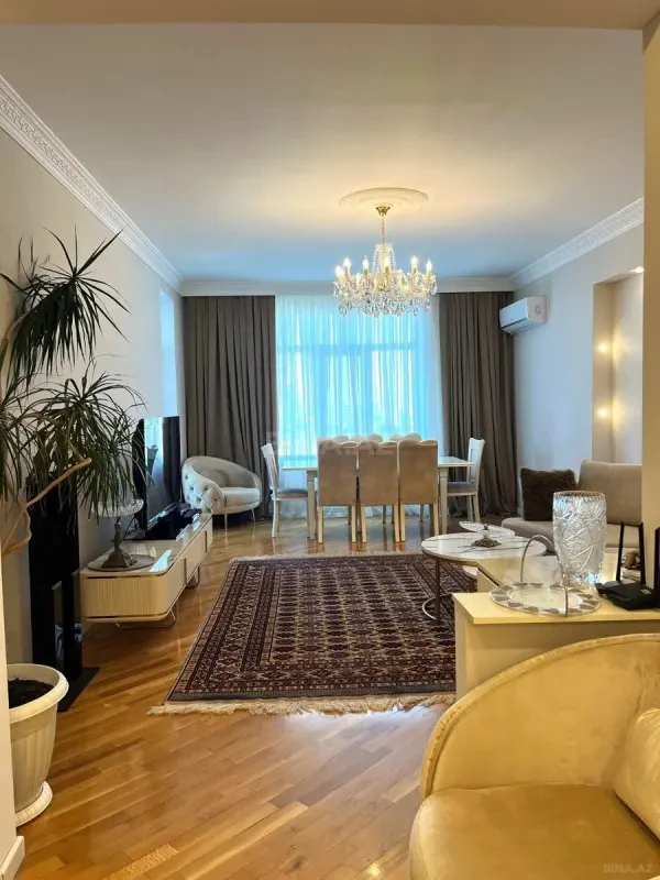 Satılır 3 otaqlı mənzil 117 m²